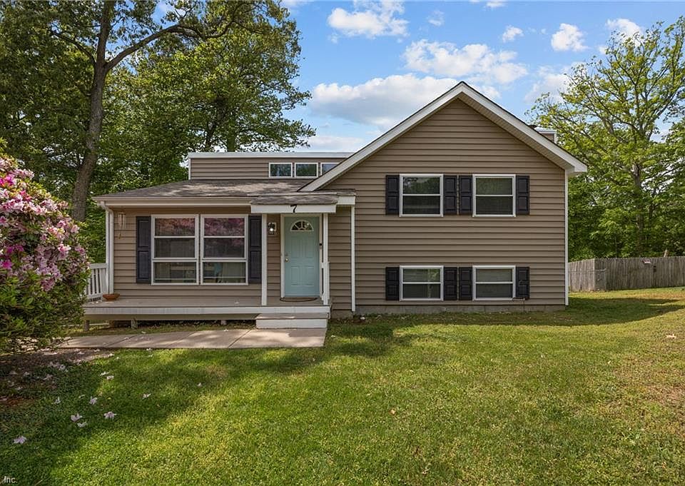 1st image of 7 Cathy Dr