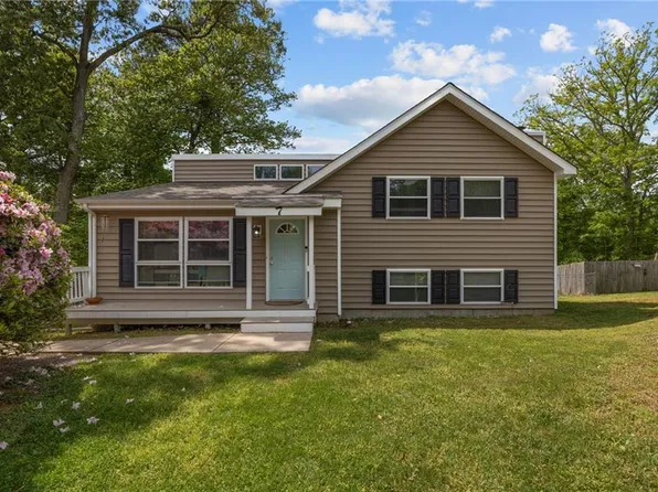 7 Cathy Dr, Newport News, VA 23608