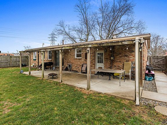 4th image of 1502 Powers Ln