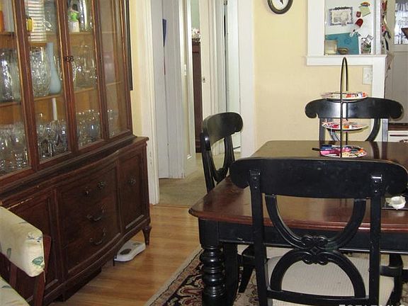 5th image of 381 Acacia Ave
