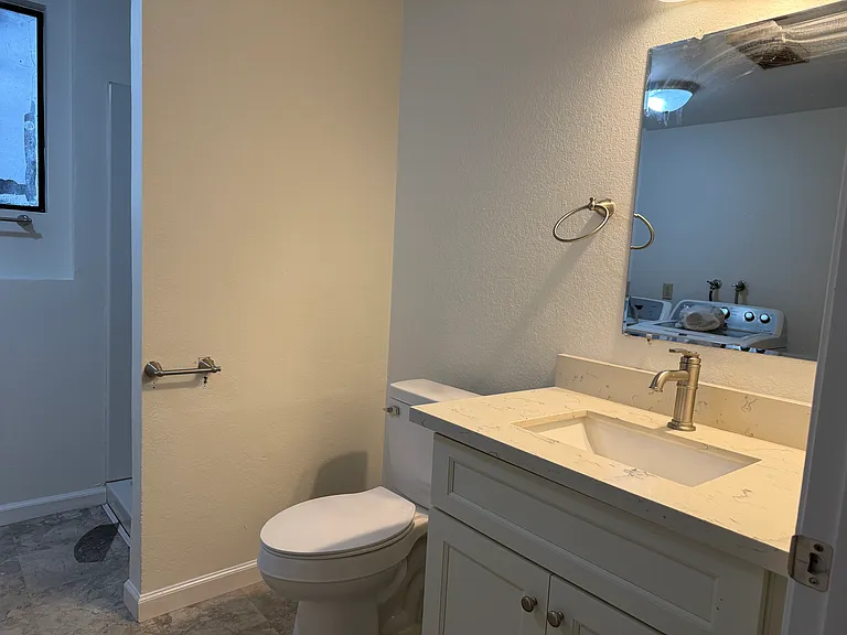 1007 Pine St — Photo 16