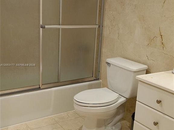 4th image of 19390 Collins Ave APT 1014