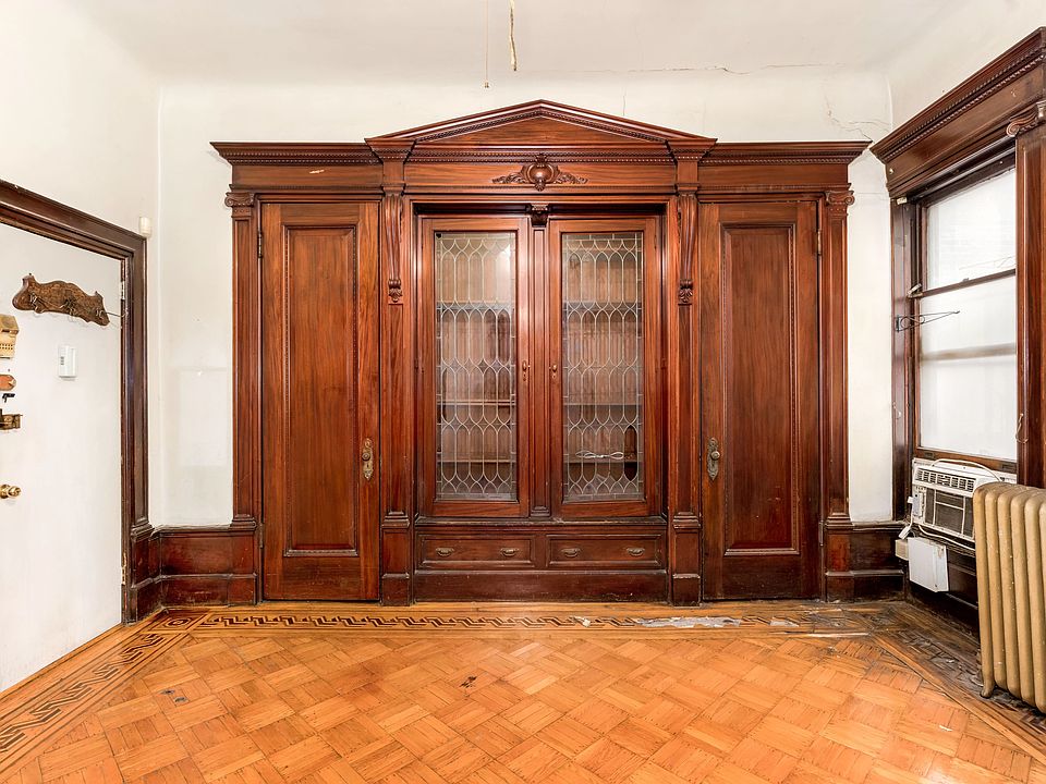 1st image of 198 8th Ave APT 2R