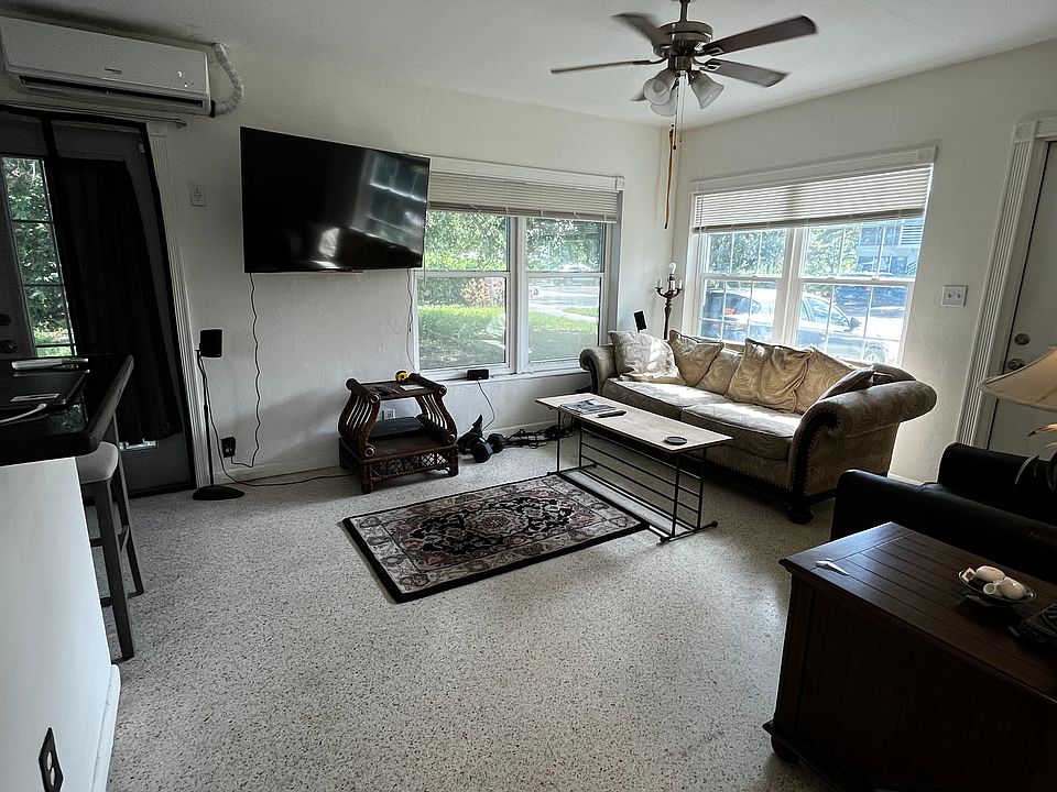1st image of 1443 SE 10th Ave #1443