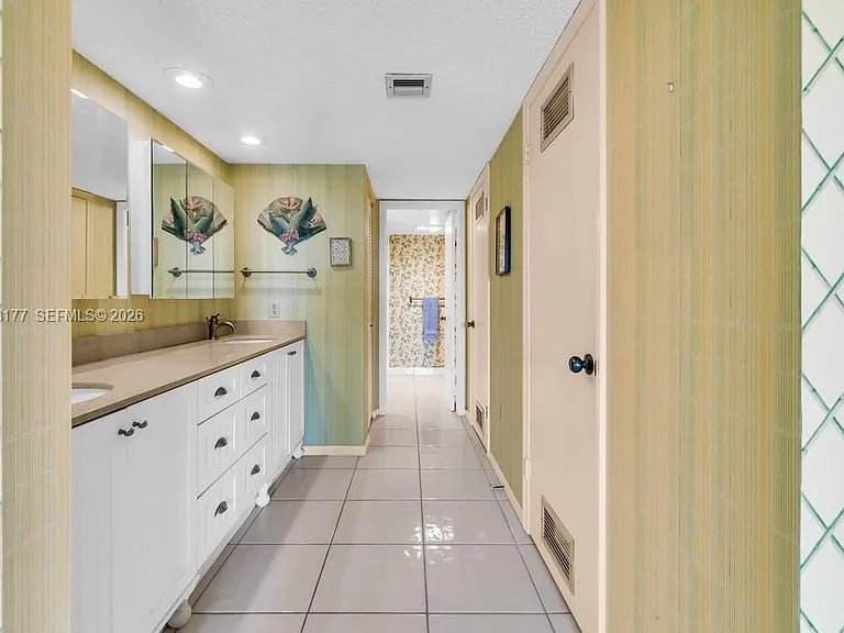 3100 NE 48th St #514 — Photo 30