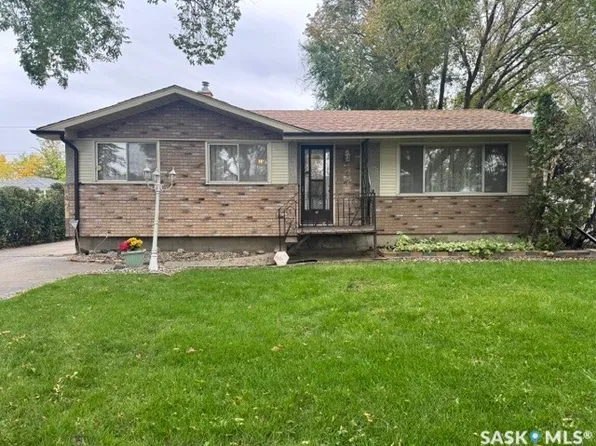 147 Woodward Avenue, Regina, SK S4R 3H5