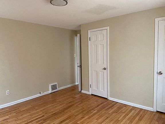 5th image of 5238 E 119th St