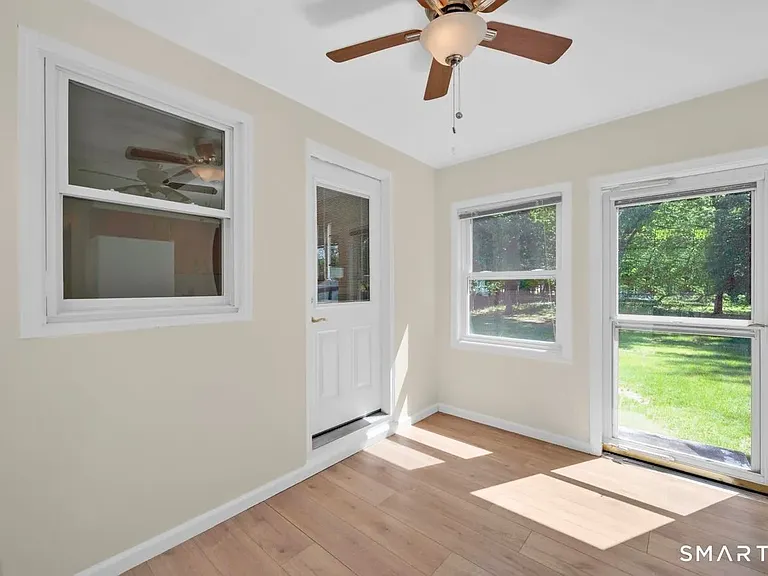 49 Schaffer Dr — Photo 18