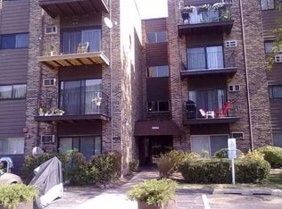 8894 Knight Ave APT 103, Des Plaines, IL 60016