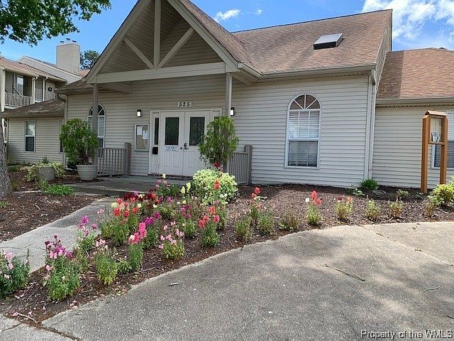 2nd image of 541 Pineland Cir APT 301