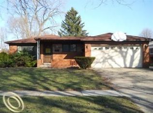 27304 Virginia Dr, Warren, MI 48092