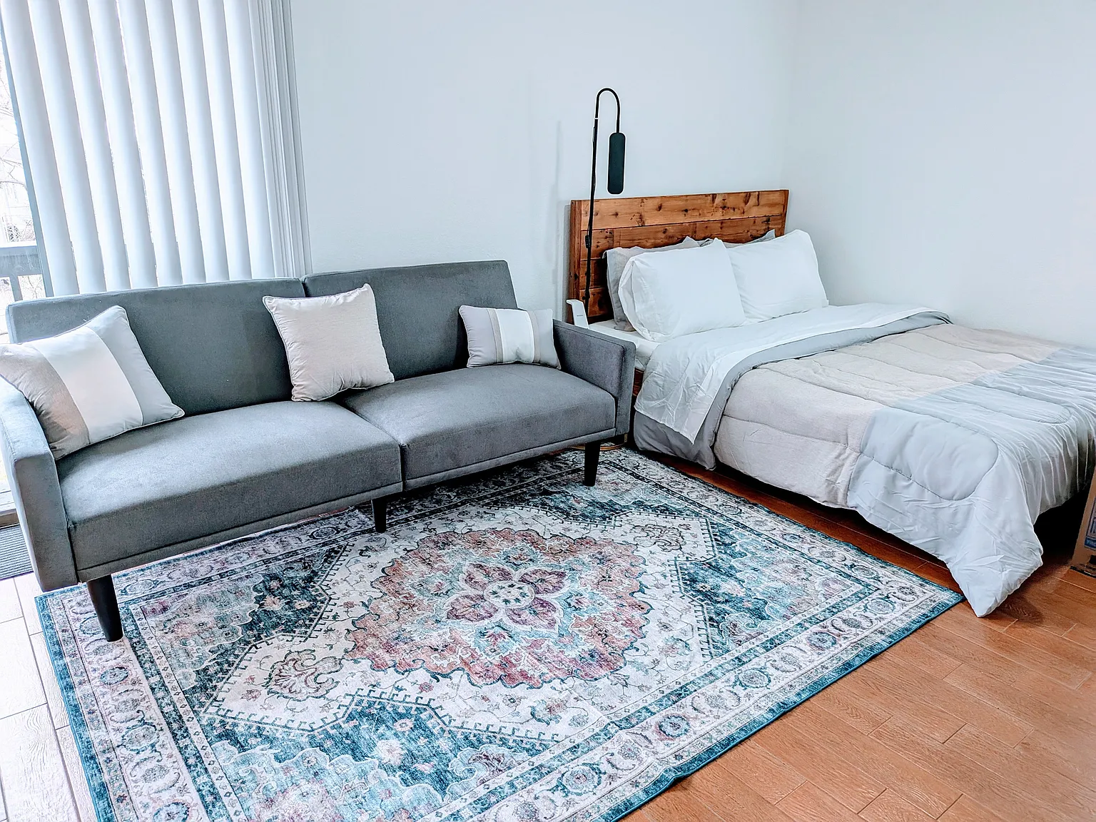 Studio, 1.0 bath, 399 sqft, $995 — Photo 1