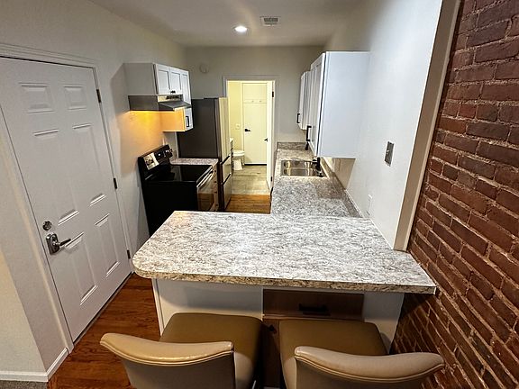 Kitchen/Bar