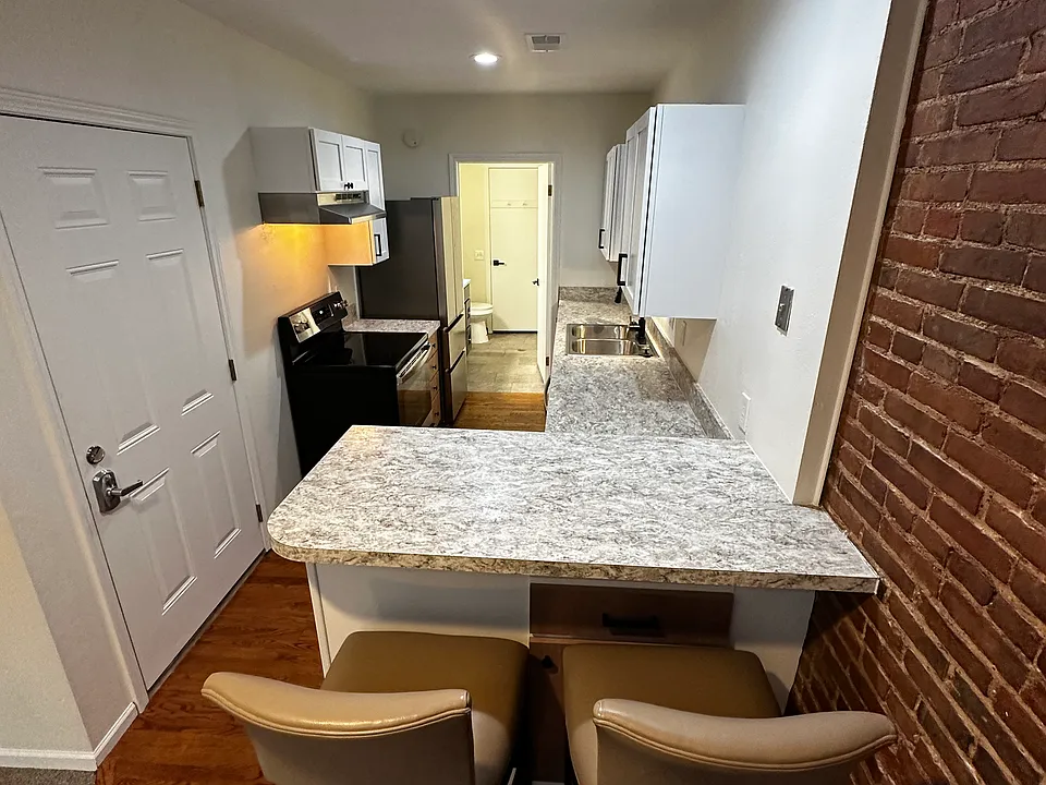 Kitchen/Bar