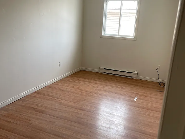 303 Killaly St W — Photo 18