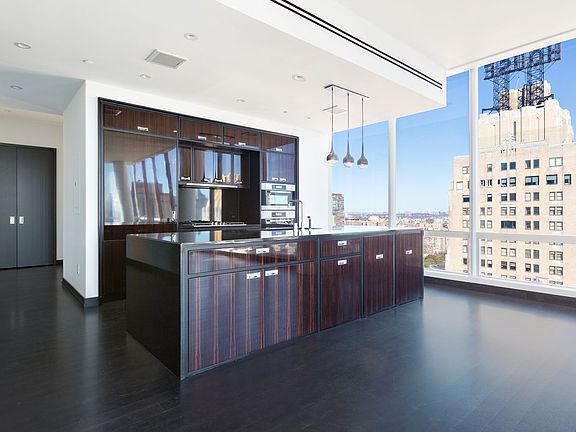 4th image of 157 W 57th St APT 39F