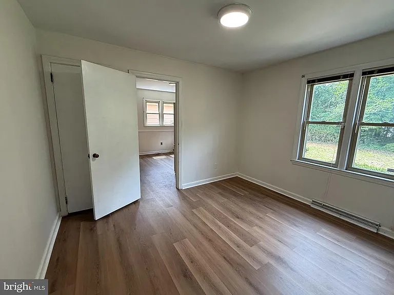 1236 Oak Ln — Photo 8