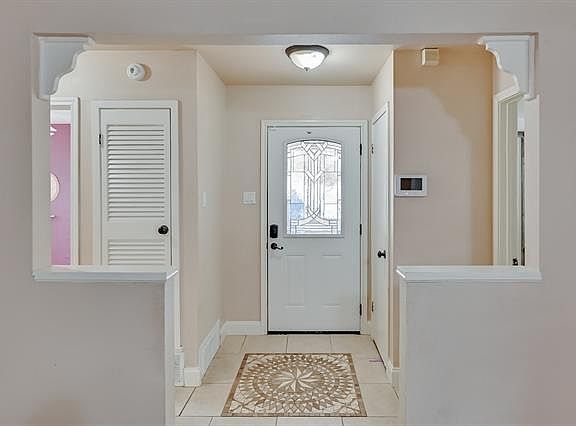 4th image of 609 E Bovell St