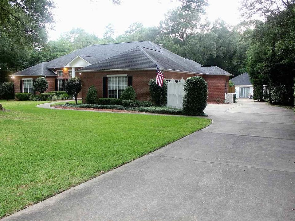 1st image of 8425 Alta Vista Dr