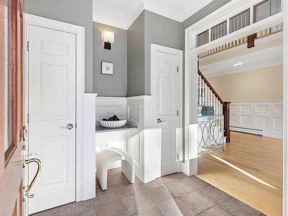 4th image of 22 Fairbanks Rd