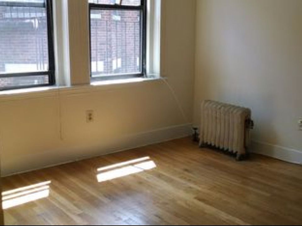 2nd image of 54 Burbank St APT 11