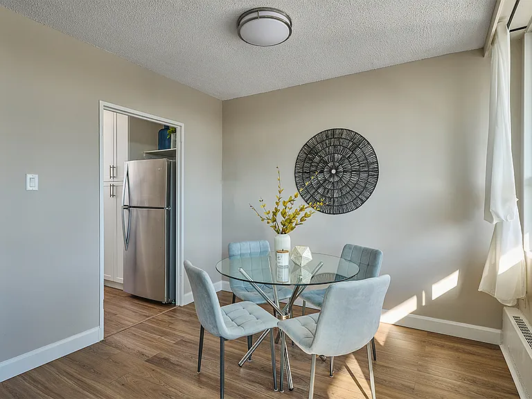 1833 Frobisher Ln — Photo 13