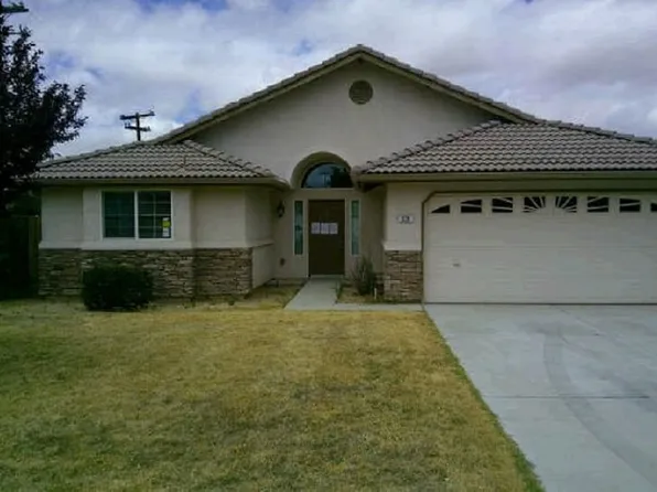 320 Pilgrim Ave, Taft, CA 93268