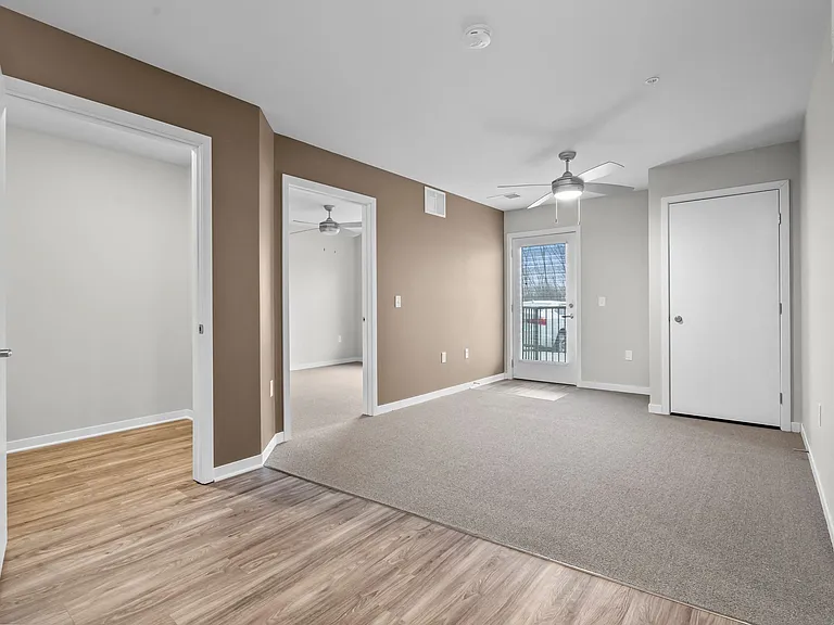 Coral North Apartments — Photo 9