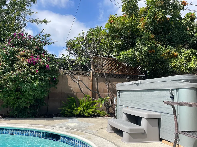 1437 W Olive Ave — Photo 16