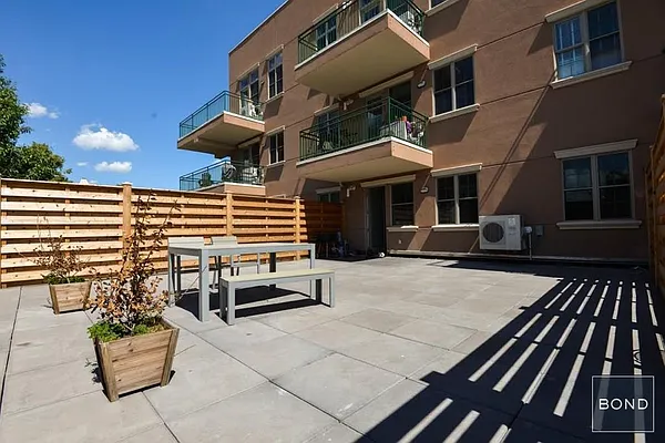 Rented by Bond New York | media 2