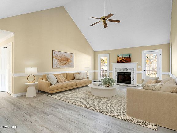 4th image of 411 Woodfield Drive