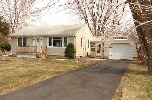 1st image of 208 Fletcher Dr N