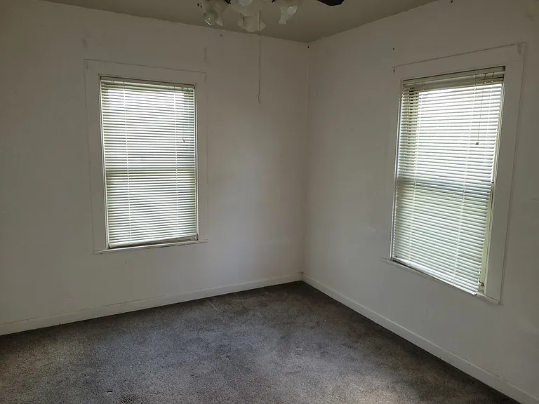 152 Vine St — Photo 6