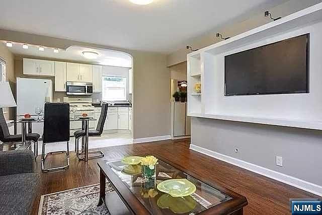 1st image of 533 Grand Ave #B