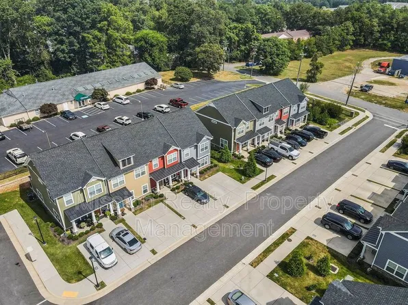 4509 Josephine Ln, Chester, VA 23831