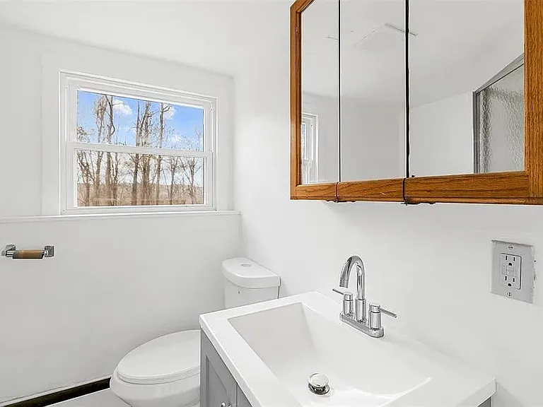 167 N Putt Corners Rd #B — Photo 9