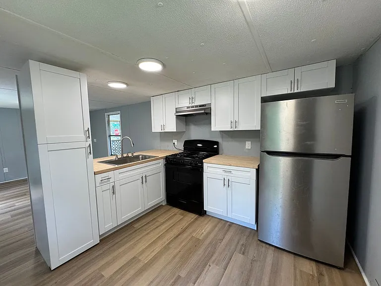817 6th St SW — Photo 3