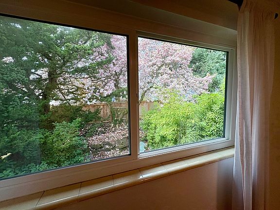 3rd image of 4267 Woodland Park Ave N APT 203