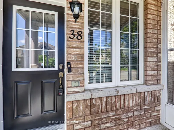 38 Coleluke Ln, Markham, ON L3S 0B7