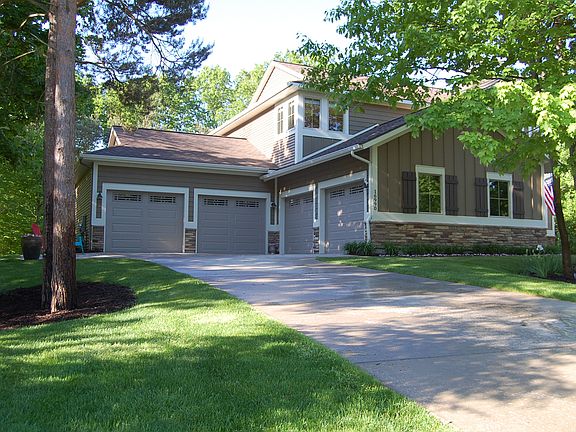 2nd image of 16990 Mapleridge Dr