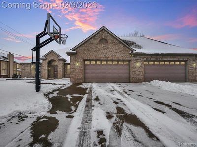 19201 N Grisham Dr E, Macomb, MI, 48044