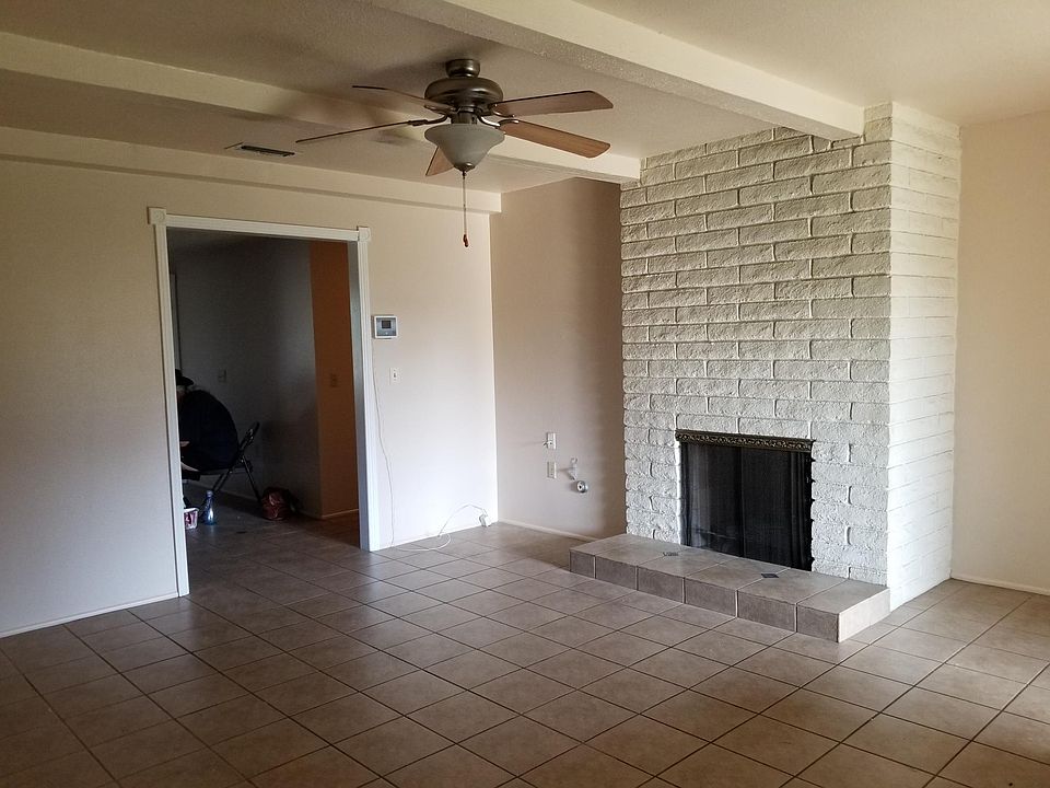 2nd image of 26445 Chestnut Dr