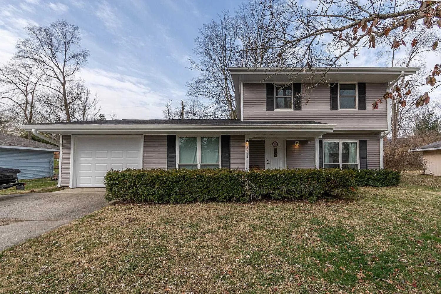 3221 N Stoneycrest Rd photo 1