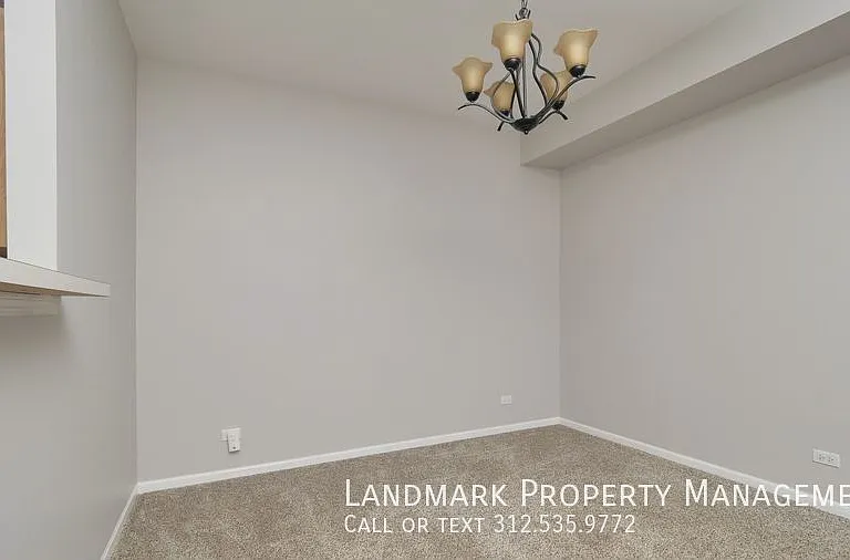 110 Enclave Cir #D — Photo 8