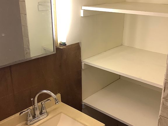 3rd image of 304A North St #304A
