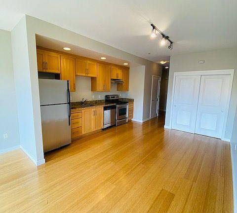 5th image of 660 King St Unit 263