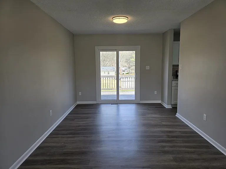 10200 Stroud Ln — Photo 24