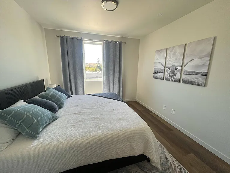 2355 Victoria Ave #202 — Photo 5