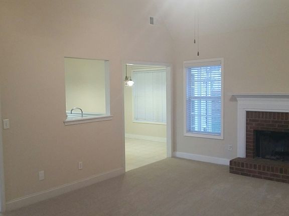 4th image of 1208 Ilex Ct