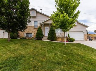 897 Cherokee Dr, Pleasant Grove, UT 84062